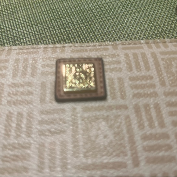 Anne Klein wallet - Picture 2 of 6